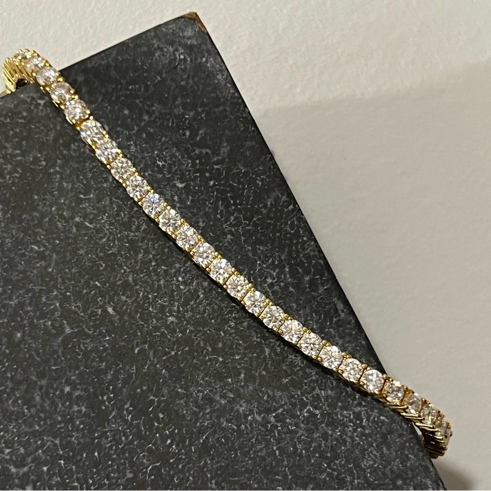 NWT Lg Wrists 6.2 CTW Moissanite tennis bracelet Sz 8”